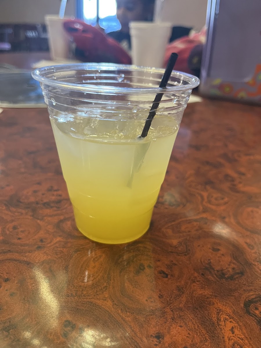 Lisa's Restaurant And Lounge-4