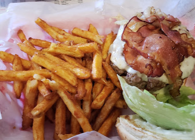 Lisa's Restaurant And Lounge-8