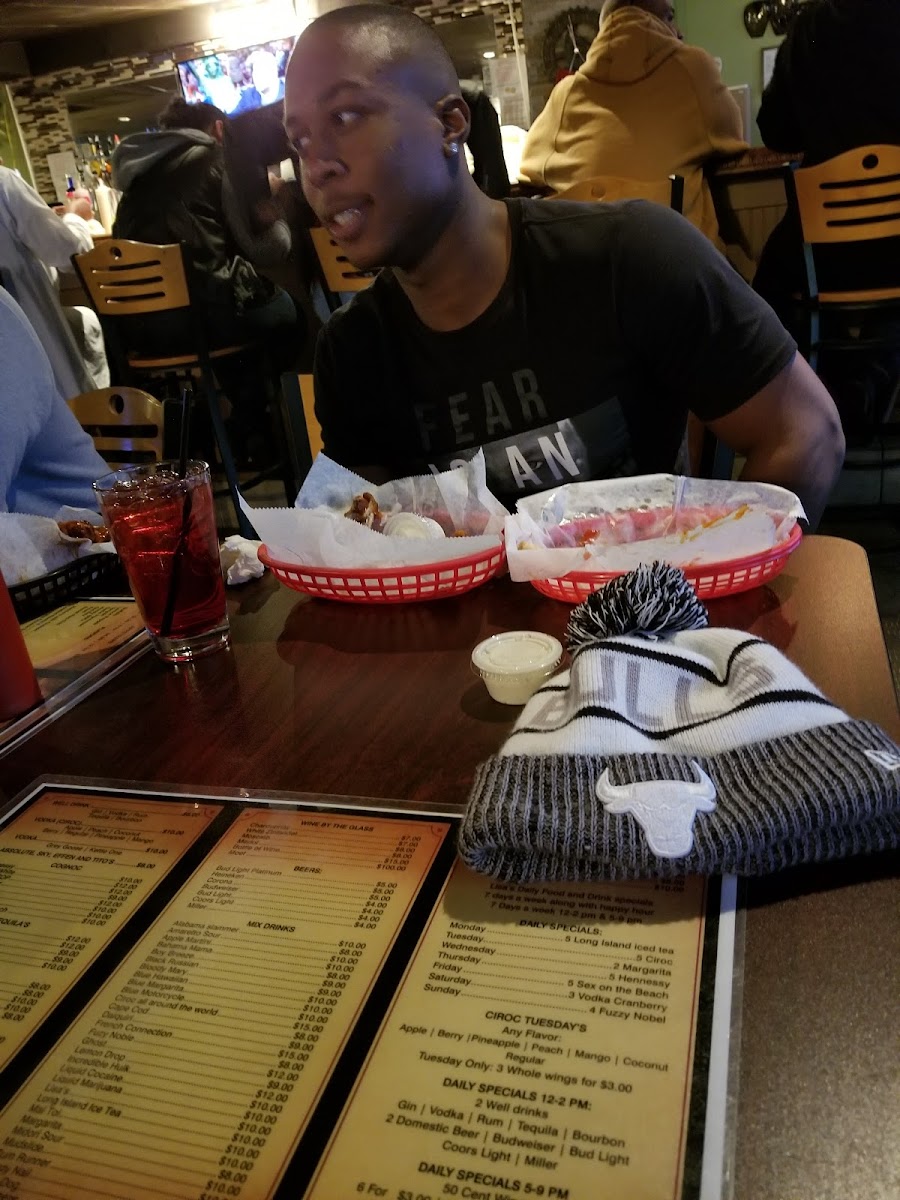 Menu Lisa's Restaurant And Lounge-5